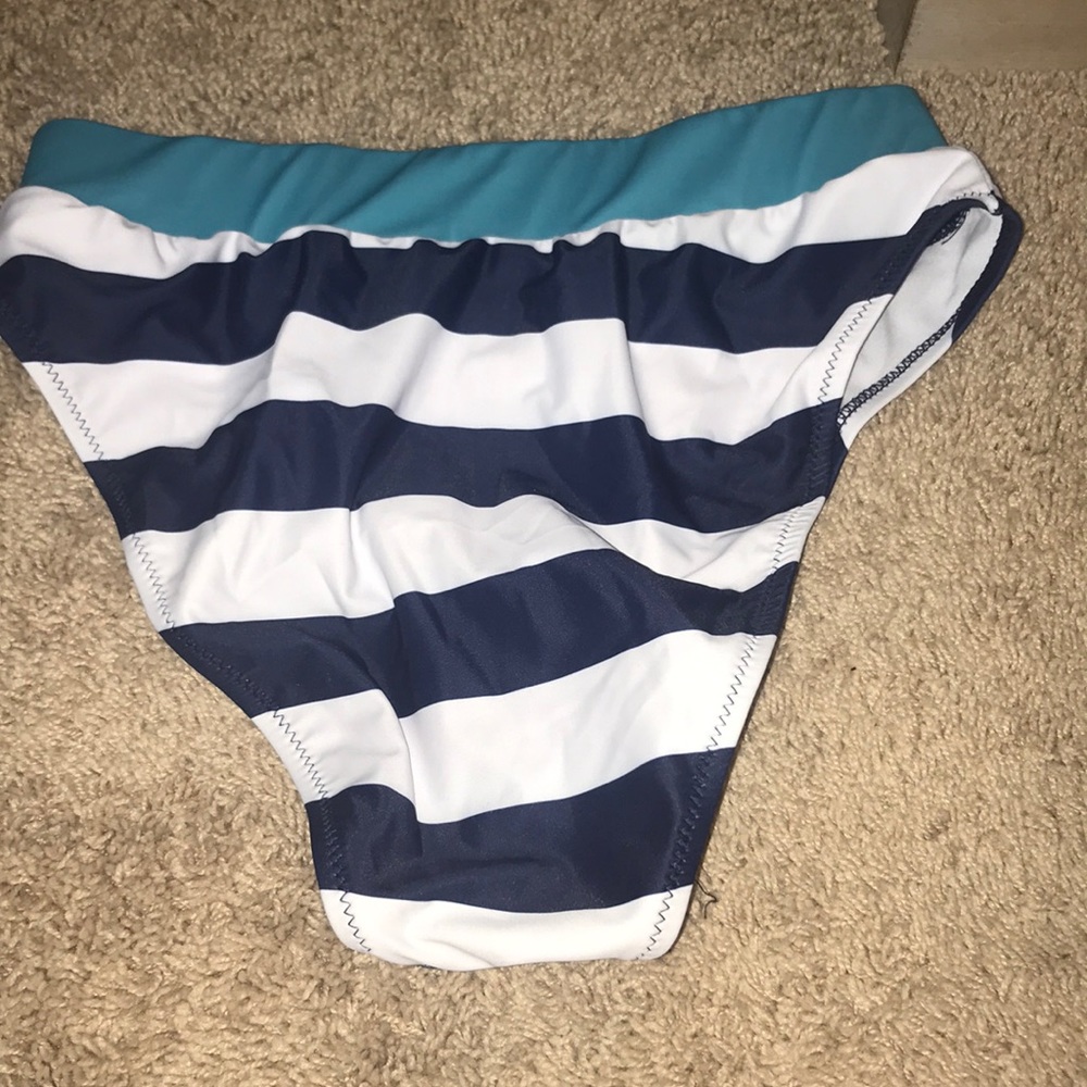 New bikini! - Picture 6 of 7